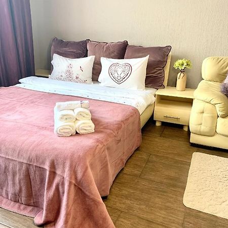 Apartment Alla チェルニーヒウ エクステリア 写真